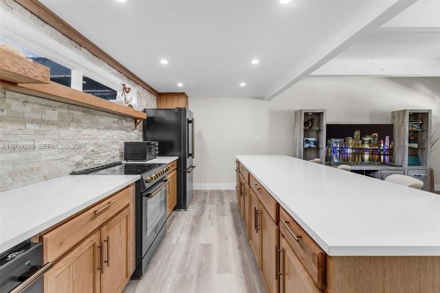 516 NE 6th Ave, Deerfield Beach, FL 33441