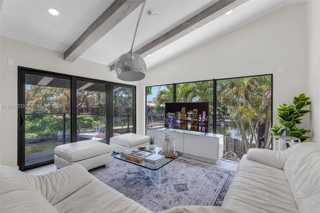 516 NE 6th Ave, Deerfield Beach, FL 33441