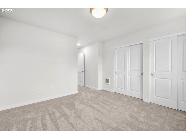 9257 E Burnside St, Portland, OR 97216