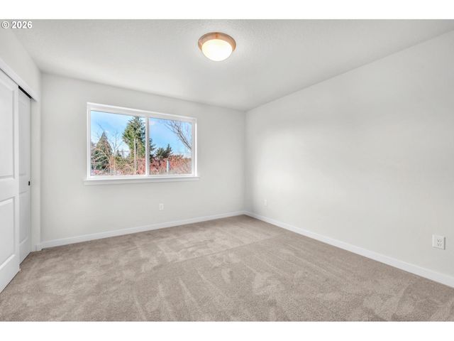 9257 E Burnside St, Portland, OR 97216