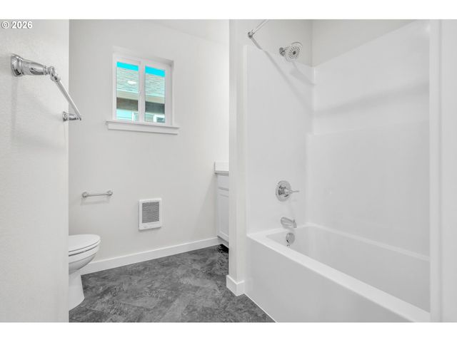 9257 E Burnside St, Portland, OR 97216