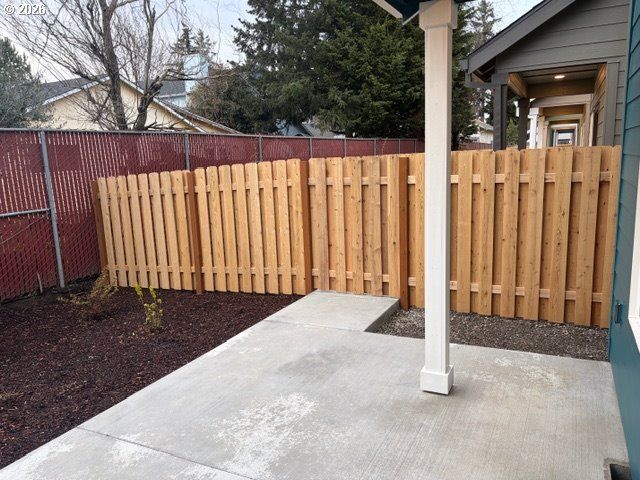 9257 E Burnside St, Portland, OR 97216