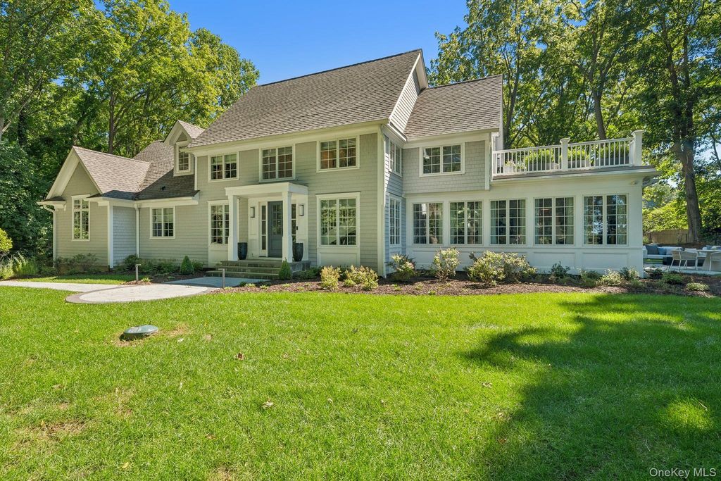 31 Thompson Lane, Head Of The Harbor, NY 11780 — exterior