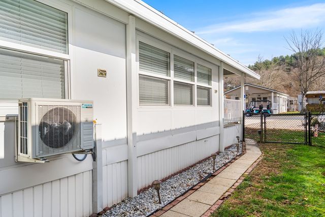 4117 Riverbank Run, Hiawassee, GA 30546