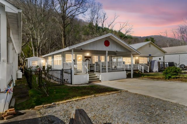 4117 Riverbank Run, Hiawassee, GA 30546