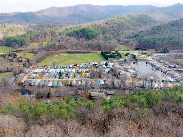 4117 Riverbank Run, Hiawassee, GA 30546