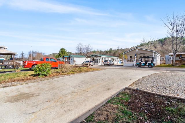 4117 Riverbank Run, Hiawassee, GA 30546