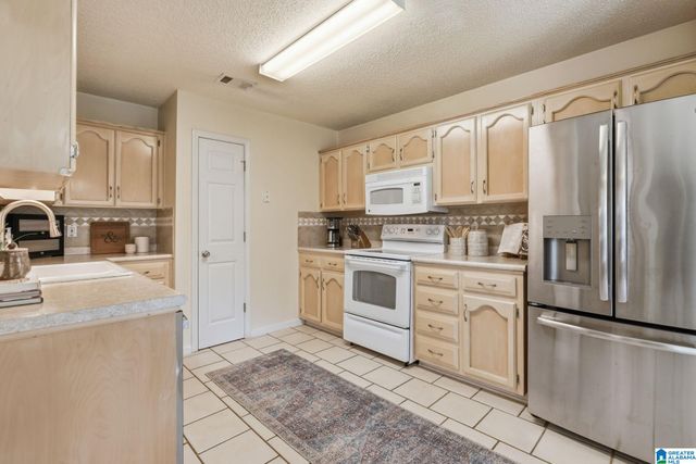 133 LAKE TERRACE, Alabaster, AL 35007