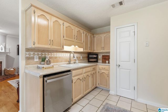 133 LAKE TERRACE, Alabaster, AL 35007