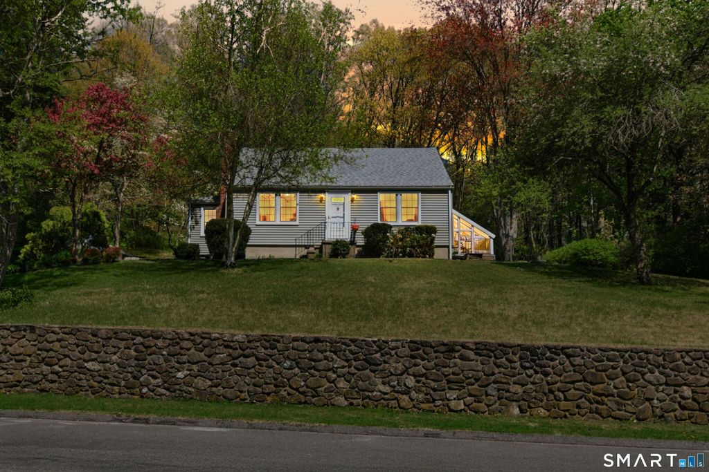 41 Emma Street, Seymour, CT 06483