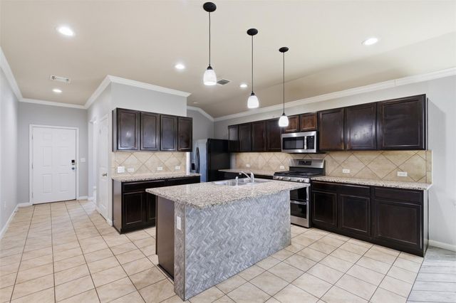 149 Dusky Thrush DR, Kyle, TX 78640