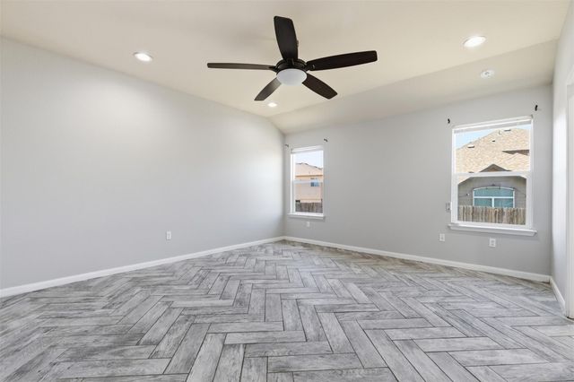 149 Dusky Thrush DR, Kyle, TX 78640