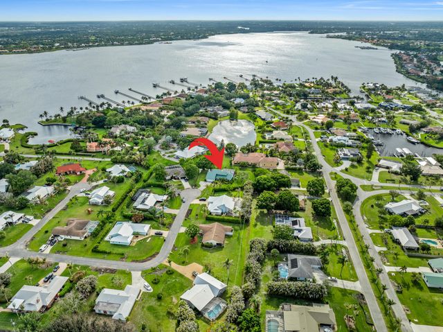 2415 NW Cove View, Stuart, FL 34994