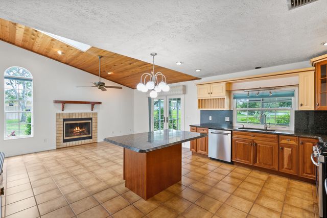 2415 NW Cove View, Stuart, FL 34994