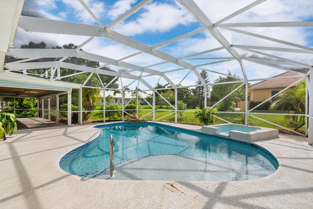 2415 NW Cove View, Stuart, FL 34994