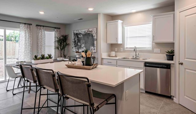 2308 Madalyn Avenue 69 Oc, Tulare, CA 93274