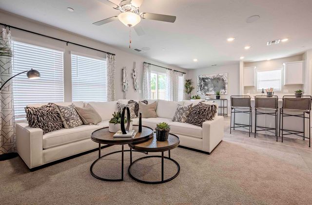 2308 Madalyn Avenue 69 Oc, Tulare, CA 93274