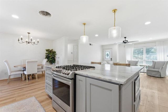 450 Greenway Street, Lake Charles, LA 70605