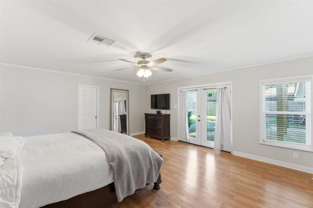 450 Greenway Street, Lake Charles, LA 70605