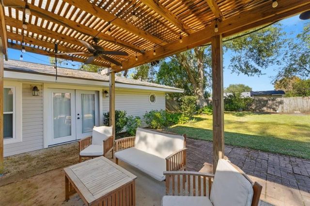 450 Greenway Street, Lake Charles, LA 70605