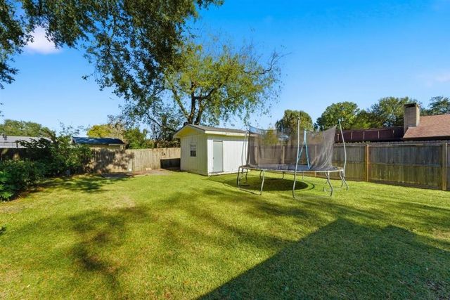 450 Greenway Street, Lake Charles, LA 70605