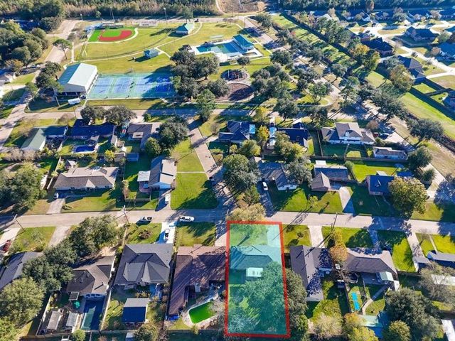 450 Greenway Street, Lake Charles, LA 70605