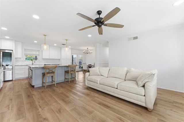 450 Greenway Street, Lake Charles, LA 70605