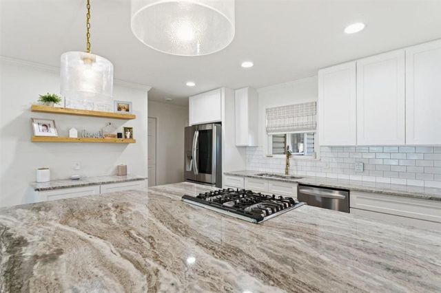 450 Greenway Street, Lake Charles, LA 70605