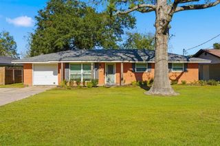 450 Greenway Street, Lake Charles, LA 70605