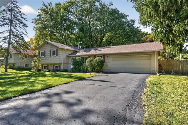 97 Fox Chapel Road, Henrietta, NY 14467