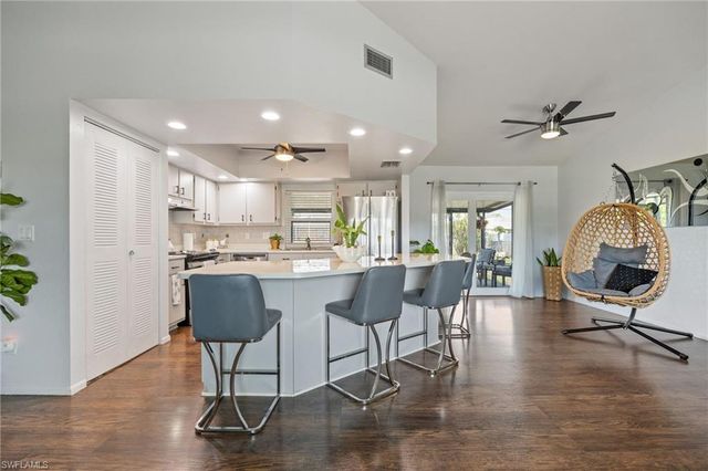 425 SW 43rd LN, Cape Coral, FL 33914