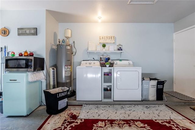 425 SW 43rd LN, Cape Coral, FL 33914