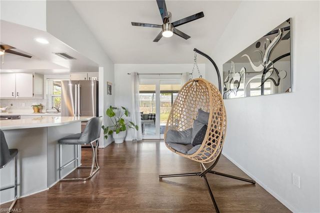 425 SW 43rd LN, Cape Coral, FL 33914