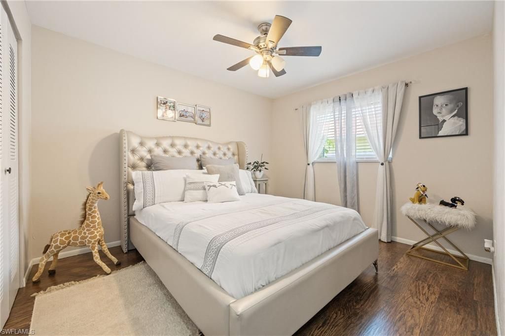 Image 16 of property listing at 425 SW 43rd LN, Cape Coral, FL 33914