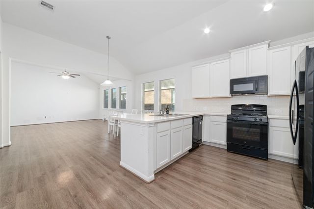 2826 Painted Sunrise Trail, Houston, TX 77045