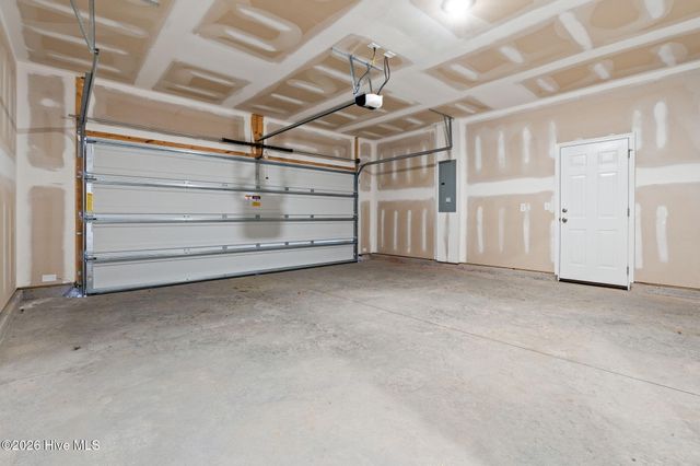 613 S Squires Run Lane, Richlands, NC 28574