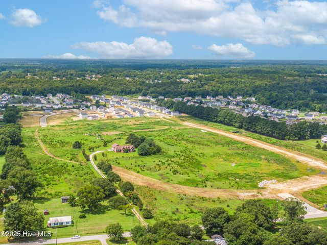 613 S Squires Run Lane, Richlands, NC 28574