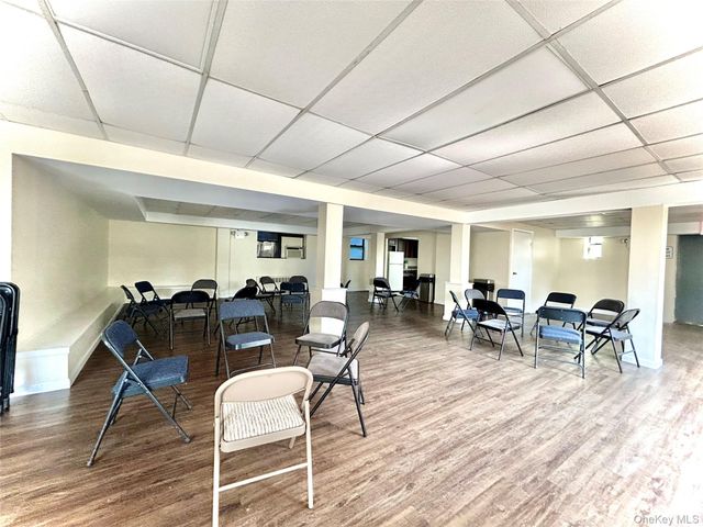 6 W Mill Drive 3B, Great Neck, NY 11021
