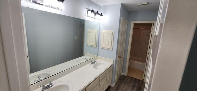 7022 Emerald Glen Drive, Sugar Land, TX 77479