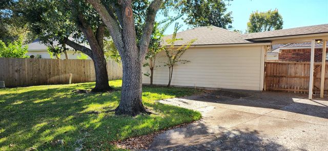 7022 Emerald Glen Drive, Sugar Land, TX 77479