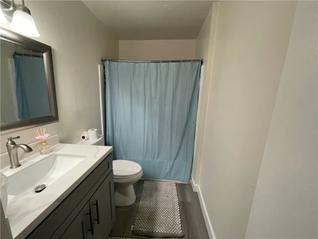 450 E 4th Street 124, Santa Ana, CA 92701