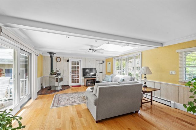 20 Winter St, Merrimac, MA 01860