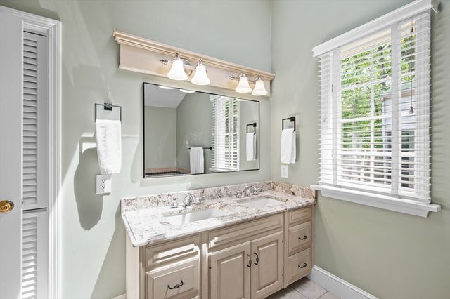 20 Winter St, Merrimac, MA 01860