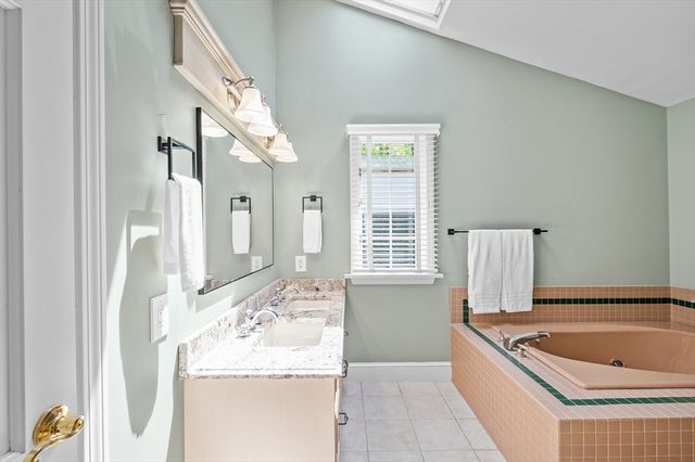 20 Winter St, Merrimac, MA 01860