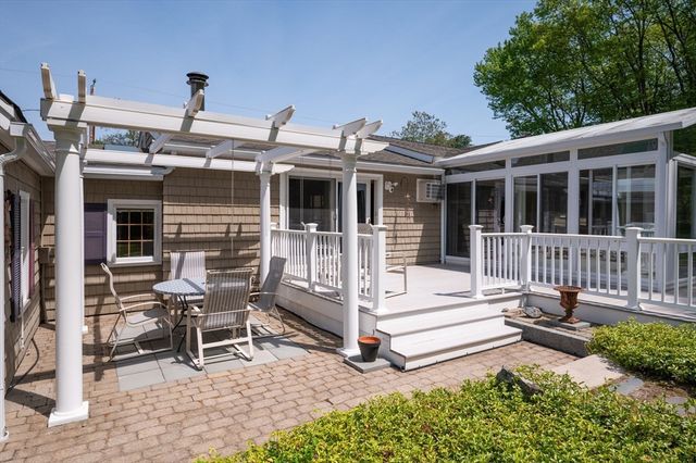 20 Winter St, Merrimac, MA 01860