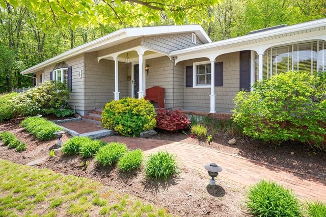 20 Winter St, Merrimac, MA 01860