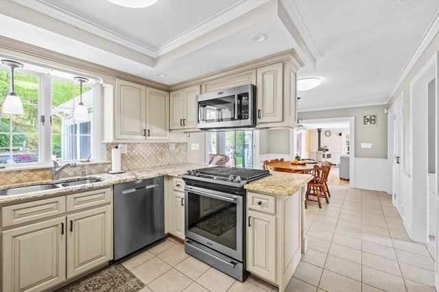20 Winter St, Merrimac, MA 01860