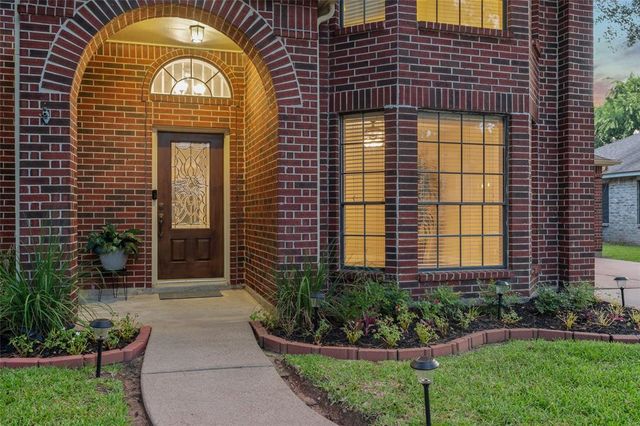 16515 Willingham Way, Houston, TX 77095