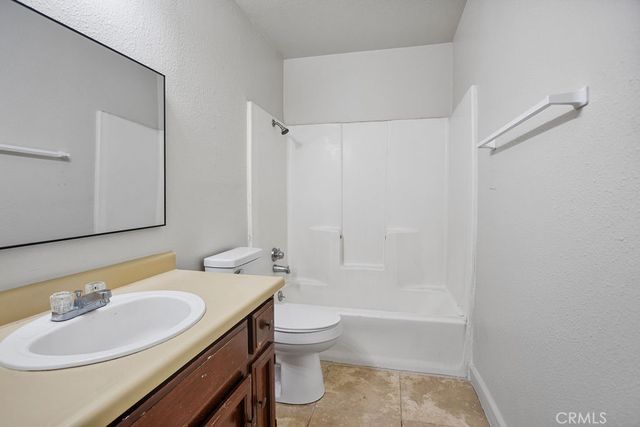 3360 R, Merced, CA 95348