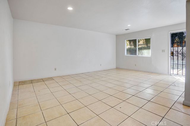 3360 R, Merced, CA 95348